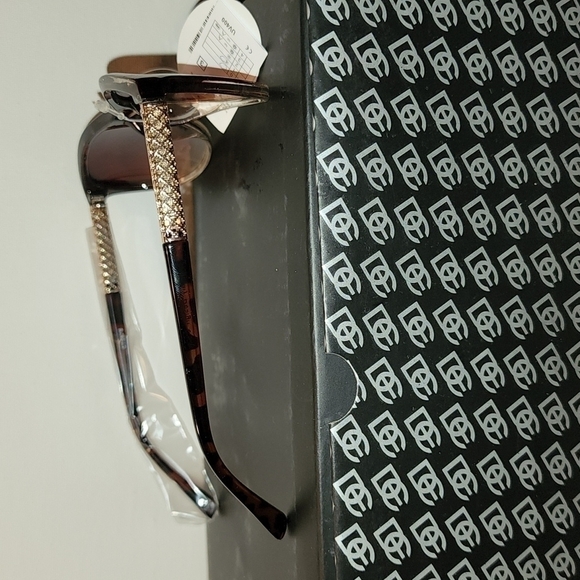 Designer sunglasses - Picture 3 of 8